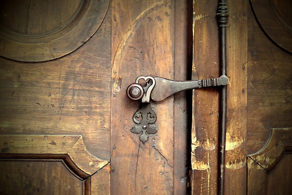church door, castle, bolt-1927074.jpg